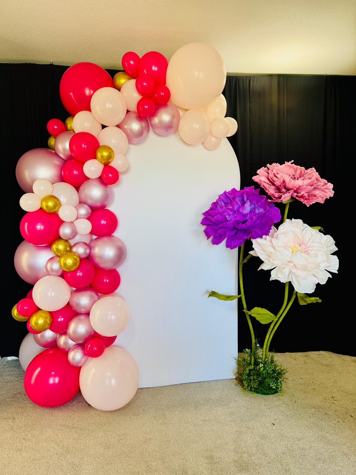 Balloon decoration and paper flowers by Valeria Blooms